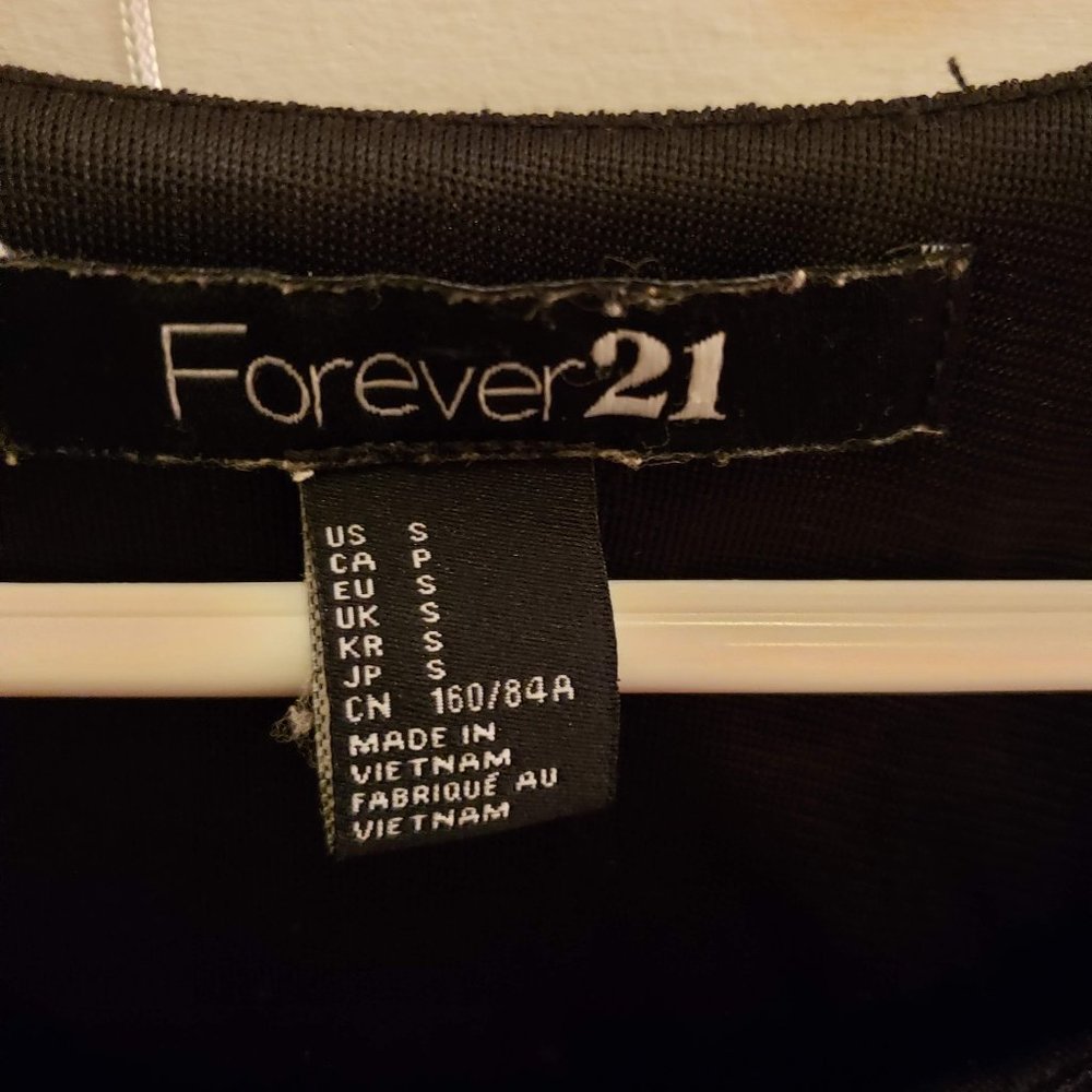 Forever 21 - Picture 2 of 2